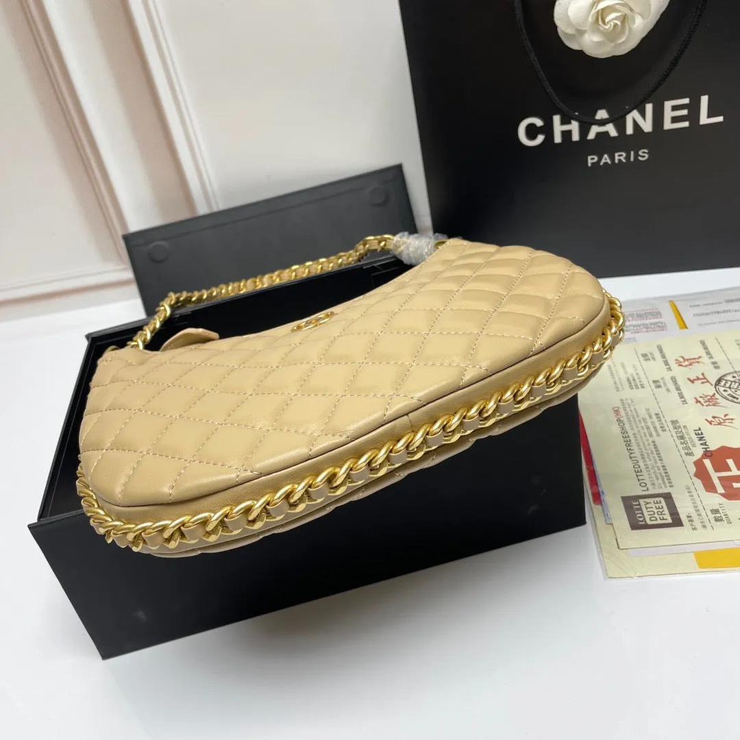 CC840 Large Hobo Bag / 7 × 11.3 × 0.8 in