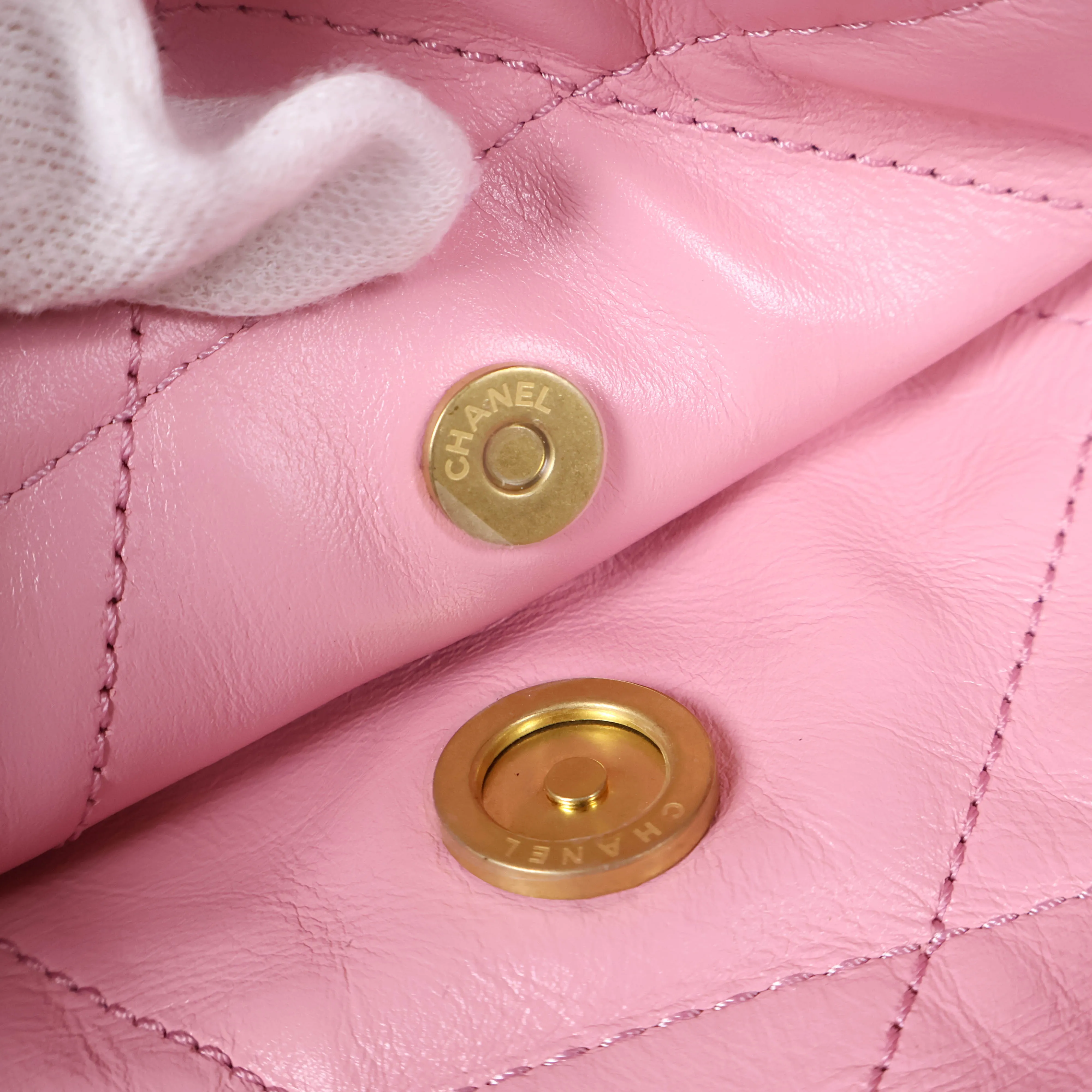 Chanel 22 Hobo Small Pink GHW