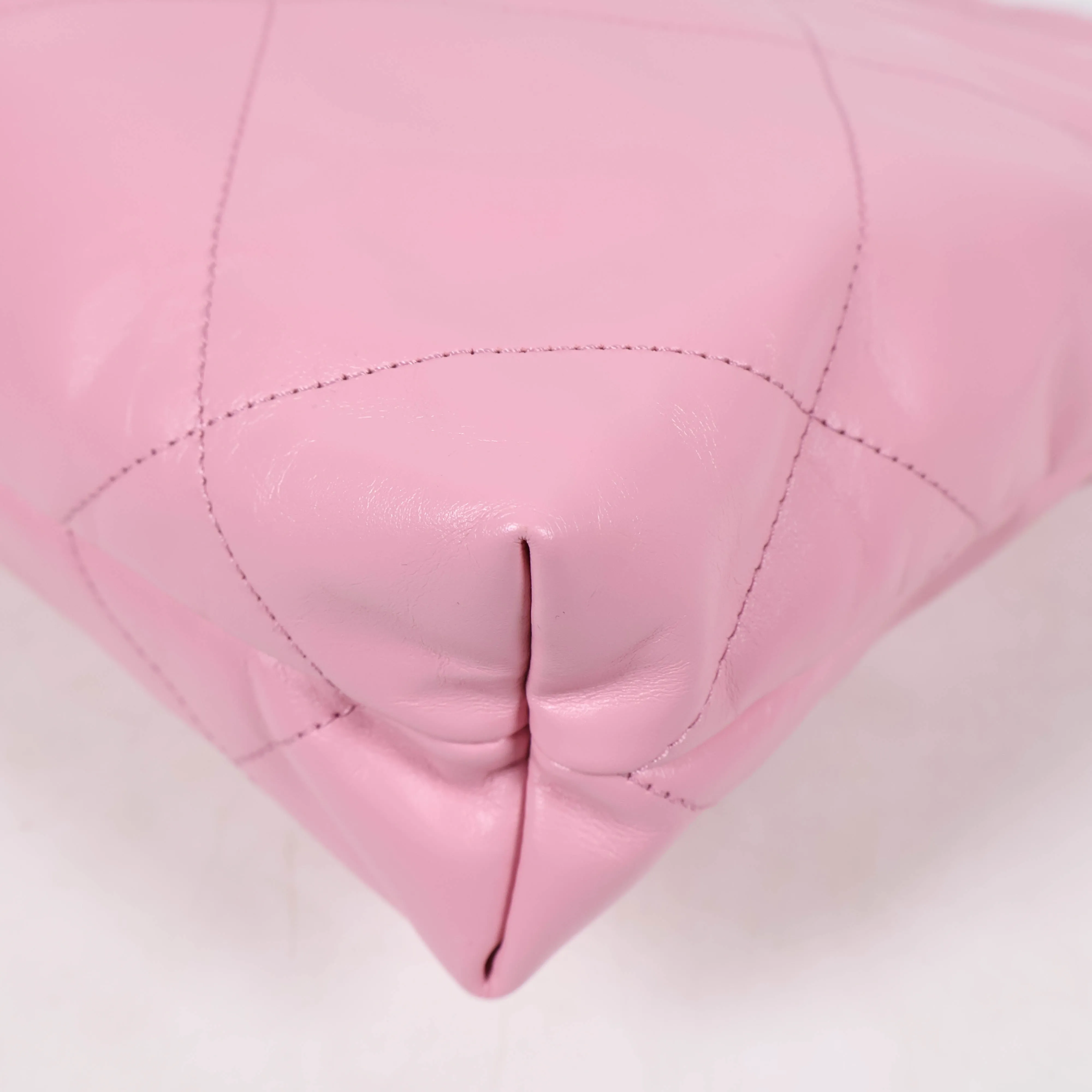 Chanel 22 Hobo Small Pink GHW