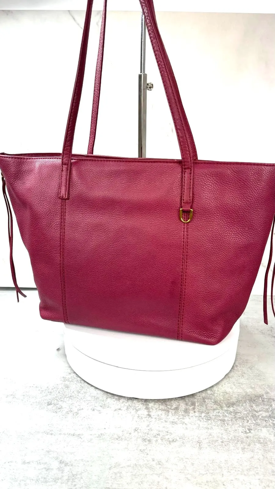 HOBO KINGSTON LEATHER TOTE BAG IN SANGRIA