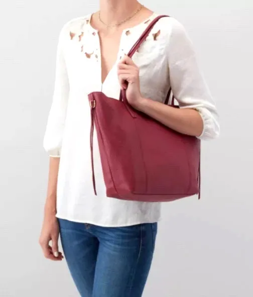 HOBO KINGSTON LEATHER TOTE BAG IN SANGRIA